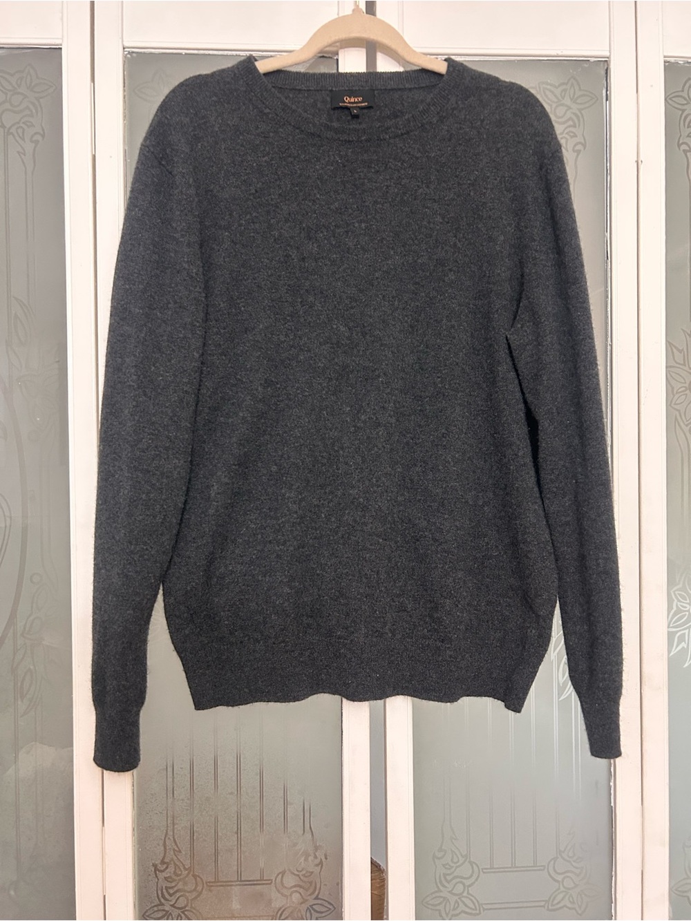 Quince Men's Dark Charcoal Crewneck Cashmere Sweater large